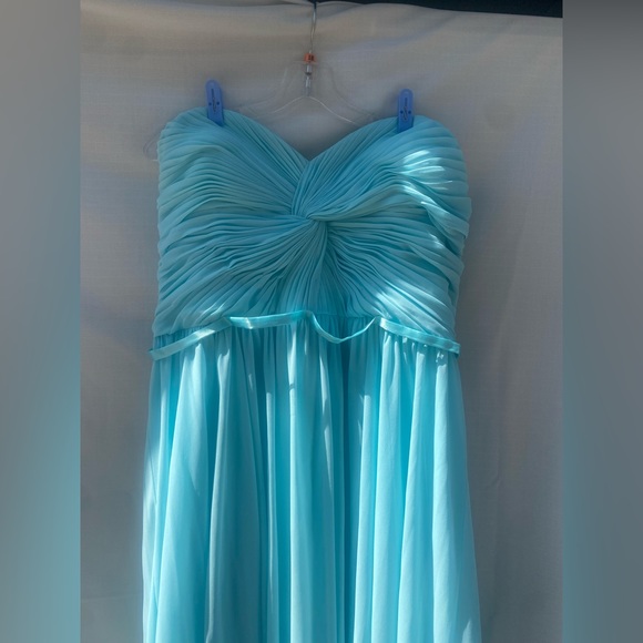 Plus Size Elegant Aqua Blue Dress (Bridesmaid/Prom/Formal) in 2X - Picture 2 of 5